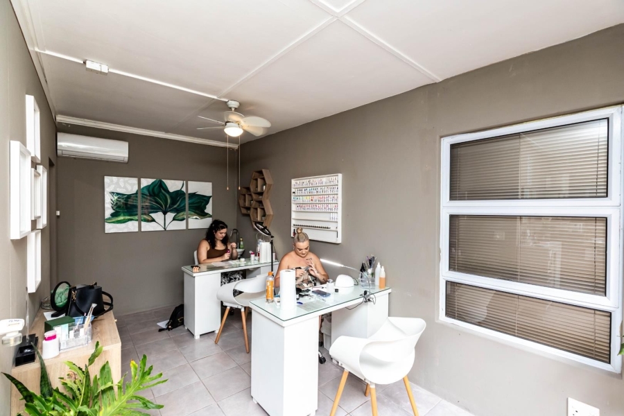 9 Bedroom Property for Sale in Nahoon Eastern Cape
